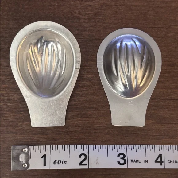 Walnut molds. Comes in a set of 26 individual molds. Ideal for cookies! - Picture 3 of 10